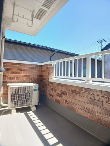 カルフールのバルコニー|バルコニーからの眺めを楽しみながら食事をしませんか