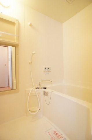 プリムローズ　Ａの浴室|ゆったり過ごせるお風呂です