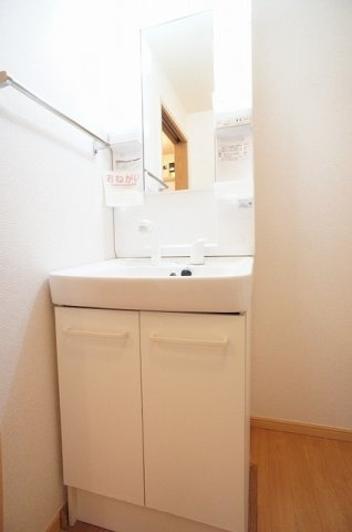 プリムローズ　Ａの洗面所|広い洗面スペース