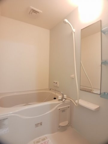 マリンシティＳＨＩＯＤＡ　Ｃの浴室|コンパクトで使いやすいお風呂です