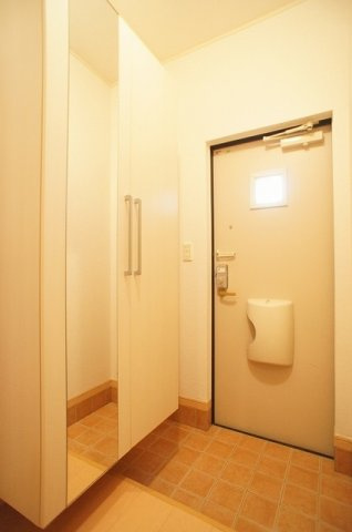 オンザヒルの玄関|毎日通る玄関はこちらです