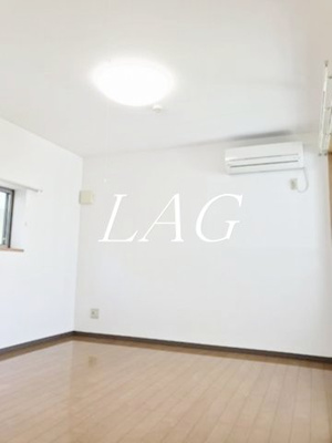 【居間・リビング】 | パティオ赤坂 | 洋室のお部屋です。