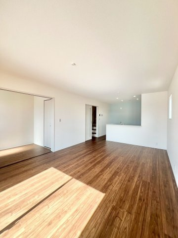 ●鈴鹿市池田町第6 新築戸建【全2棟】の居間・リビング