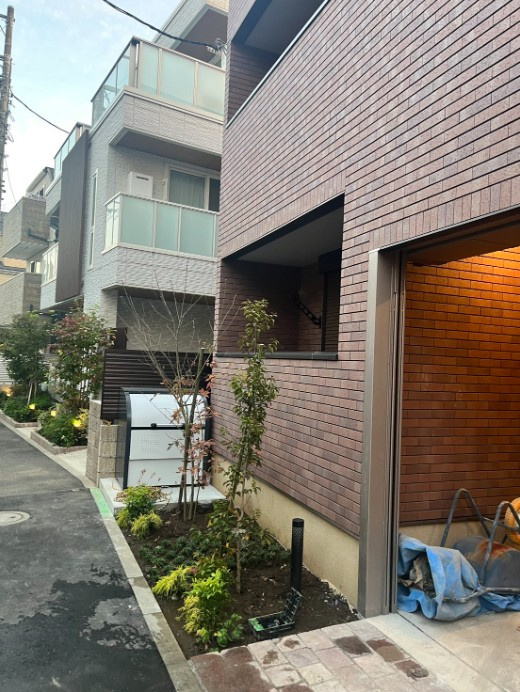 PINOT　NOIRのエントランス