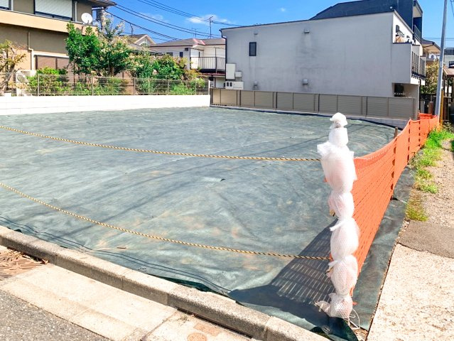 宅地分譲［世田谷区下馬５丁目］の前面道路含む現地写真|東急東横線『学芸大学』駅まで徒歩１３分／緑豊かな『世田谷公園』まで徒歩１１分