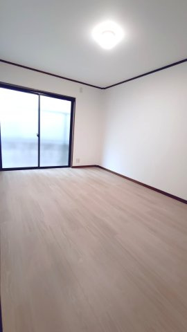 東大阪市御厨栄町2丁目　中古戸建の洋室|1階