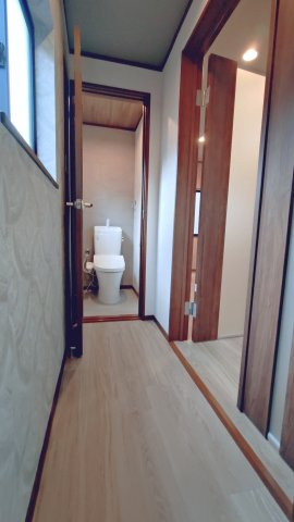 東大阪市御厨栄町2丁目　中古戸建の内装|2階廊下