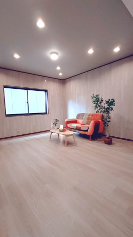 東大阪市御厨栄町2丁目　中古戸建の居間・リビング