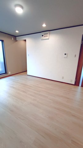 東大阪市御厨栄町2丁目　中古戸建の居間・リビング