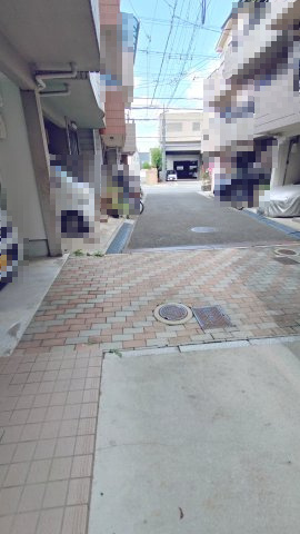 東大阪市御厨栄町2丁目　中古戸建の前面道路含む現地写真