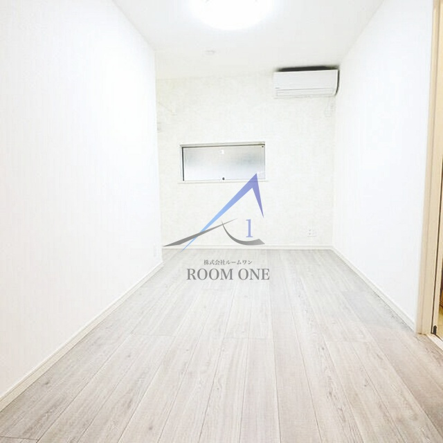 Ｄｅａｒ　Ｃｏｕｒｔ　池袋の居間・リビング|洋室のお部屋です。