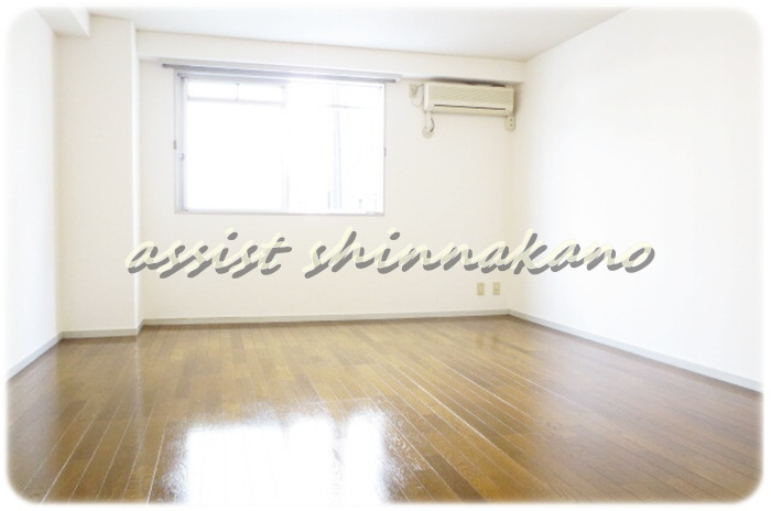 ロシェル和泉の居間・リビング