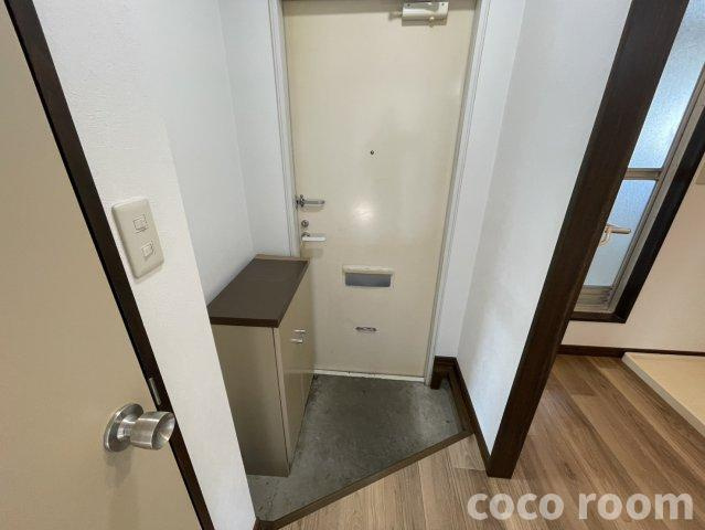 フレグランスにしがたBの玄関