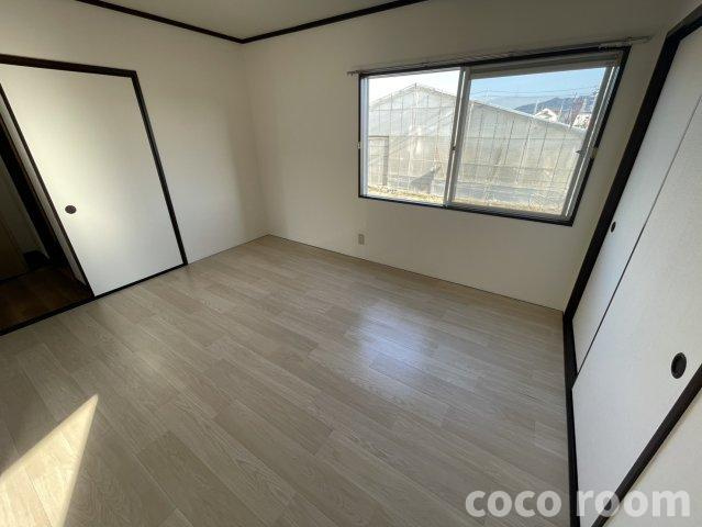 フレグランスにしがたBの居間・リビング