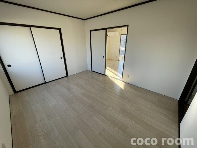 フレグランスにしがたBの居間・リビング