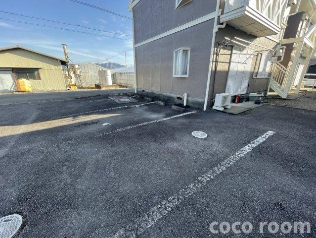 フレグランスにしがたBの駐車場