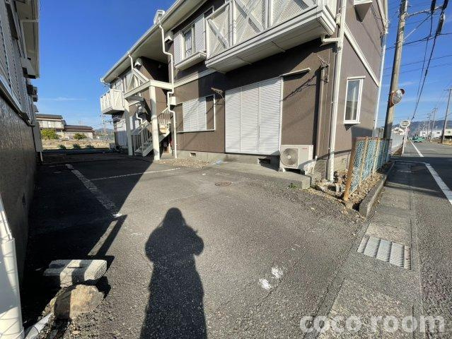 フレグランスにしがたBの駐車場