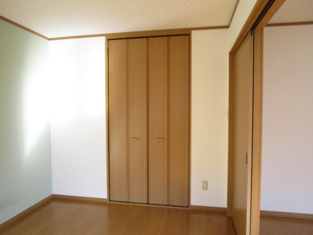 ハイツカネミⅡの洋室