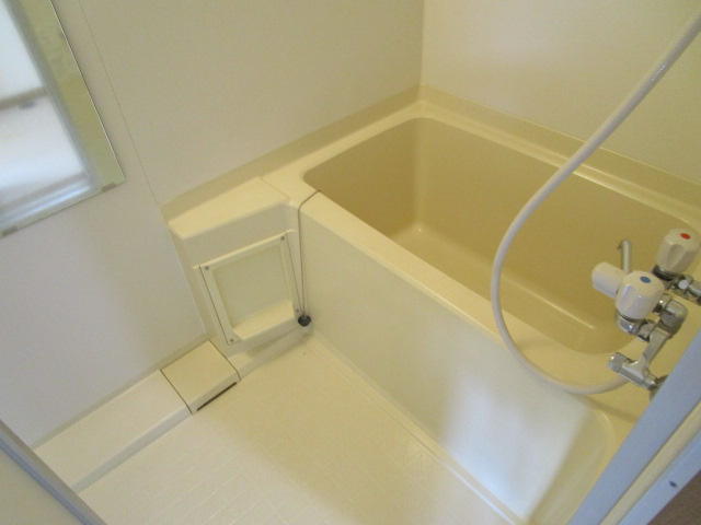 ハイツカネミⅡの浴室