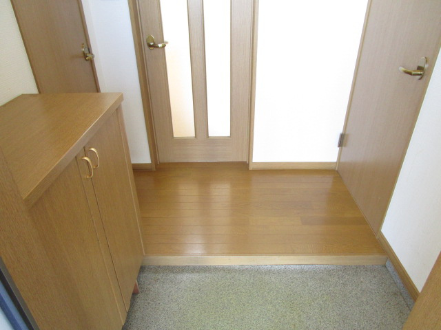 ハイツカネミⅡの玄関