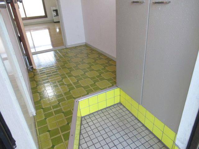 コーポ太陽の玄関