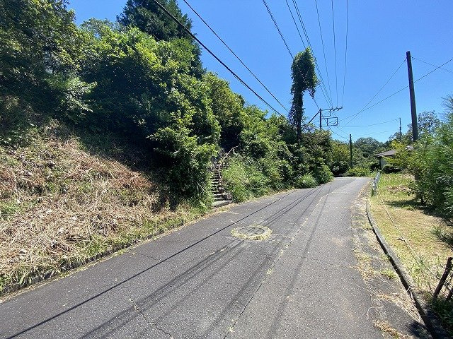 富士見ニュータウンの前面道路含む現地写真