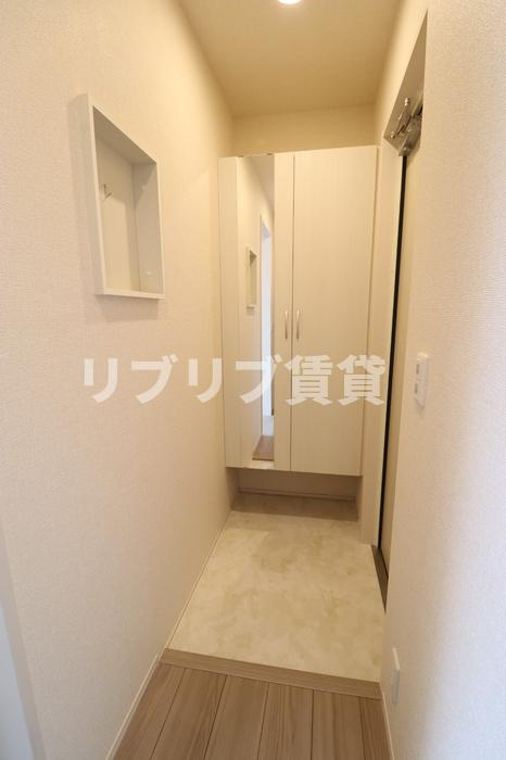 Holy Landsの玄関