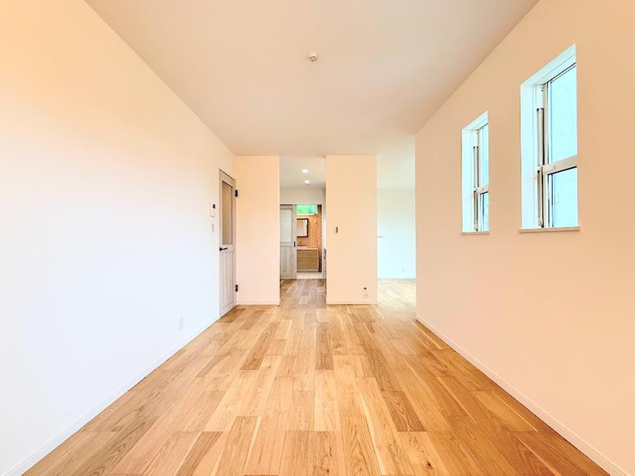 泉区新橋町 新築戸建 5280万円の居間・リビング