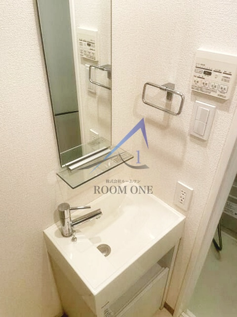 プレール・ドゥーク大森Ⅱの洗面所|独立洗面台です。