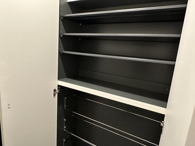 ブライト南台の玄関