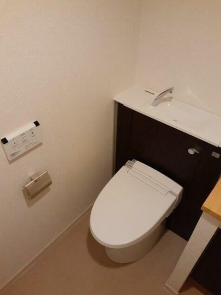 セシリアのトイレ