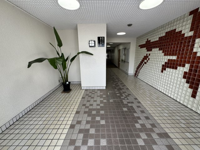 パルムハウス曽根のエントランス