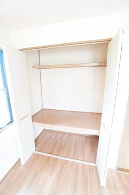 【収納】 | ラフィネート葛城 | ※同物件・反転タイプの写真です。