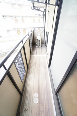 【バルコニー】 | ラフィネート葛城 | ※同物件・反転タイプの写真です。