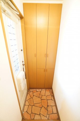 【玄関】 | ラフィネート葛城 | ※同物件・反転タイプの写真です。