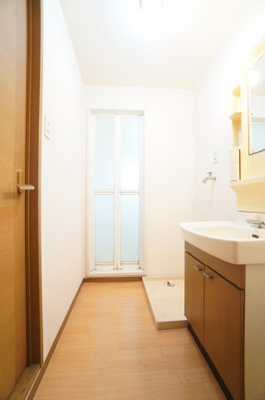 【洗面所】 | ラフィネート葛城 | ※同物件・反転タイプの写真です。