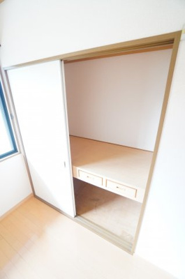 【収納】 | ラフィネート葛城 | ※同物件・反転タイプの写真です。