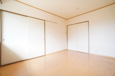 【洋室】 | ラフィネート葛城 | ※同物件・反転タイプの写真です。