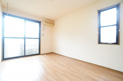 【洋室】 | ラフィネート葛城 | ※同物件・反転タイプの写真です。