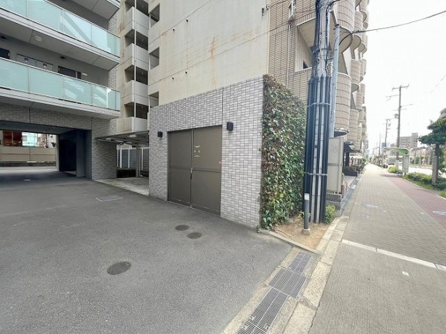 エスリード新北野の駐車場