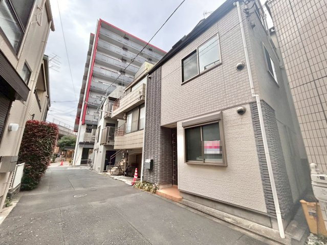 豊島区目白5丁目　中古戸建の前面道路含む現地写真|現地写真

現地ご見学希望・資料請求などお気軽にお問い合わせ下さい！
03-5990-5201