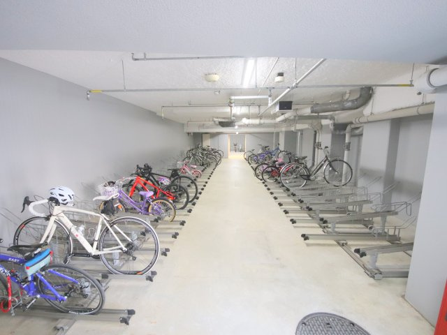 生駒市北新町の賃貸マンションのロビー