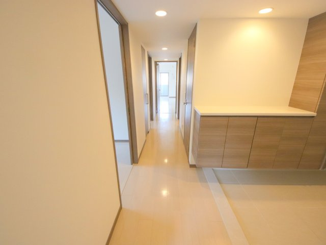 生駒市北新町の賃貸マンションの居間・リビング