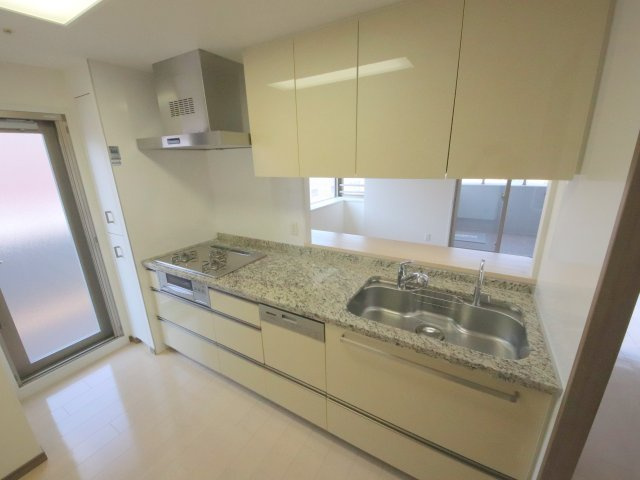 生駒市北新町の賃貸マンションのキッチン