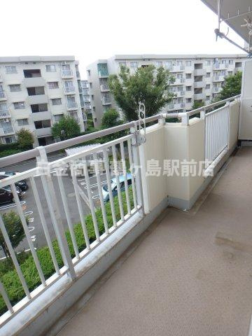 かわつるグリーンタウン新鶴　のバルコニー