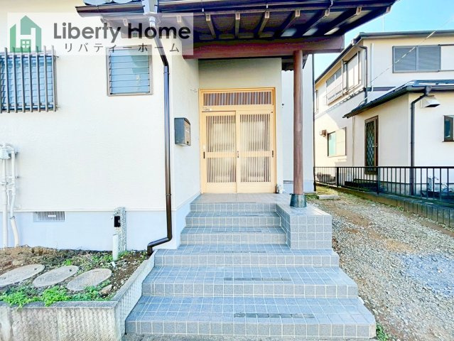 龍ケ崎市平台5丁目　中古戸建のエントランス