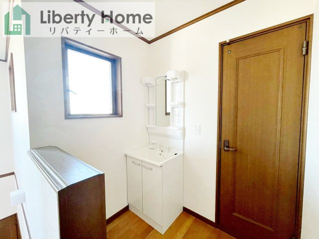 龍ケ崎市平台5丁目　中古戸建の独立洗面台