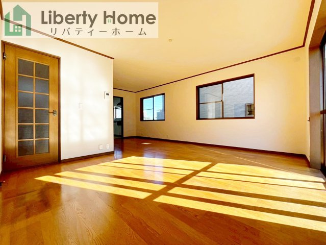 龍ケ崎市平台5丁目　中古戸建の居間・リビング