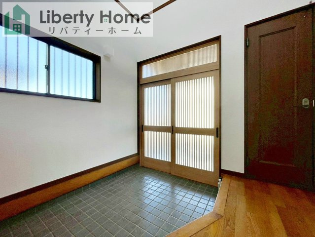 龍ケ崎市平台5丁目　中古戸建の玄関