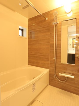 CLIVIA八幡の浴室